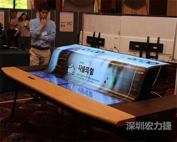 全球首款最大尺寸的透明柔性OLED面板问世