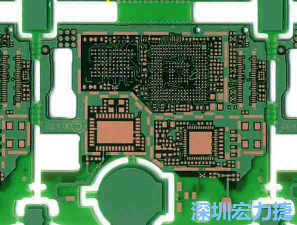 在产品极度要求小型化设计时，可利用HDI板材压缩主板面积，同时具减轻重量优点。