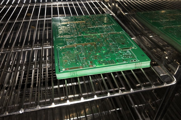 PCB上线前烘烤可以增加焊锡性吗？